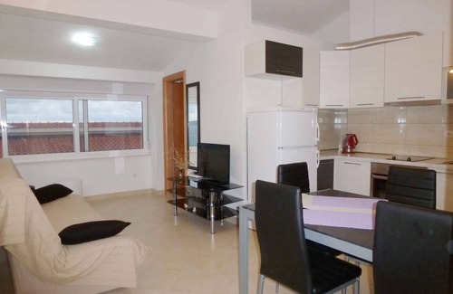 Businci Apartment | Holiday apartment 80 m from the beach with air conditioning