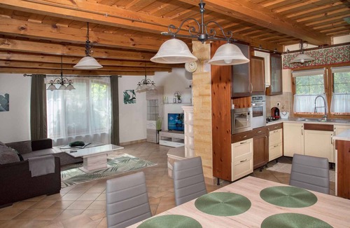 Balatonbereny Apartment | Holiday apartment with pool, grill and dishwasher