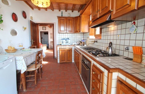 Giugnano House | Holiday Apartment in Farrmhouse with Pool for 9 People