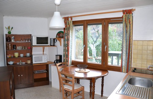 Aubres Apartment | Holiday apartment in the hills behind Nyons f 2 Pers., Pool, with beautiful view