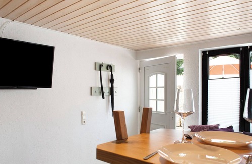 Illmensee Apartment | Holiday Apartment "Jules" with Private Terrace and Wi-Fi