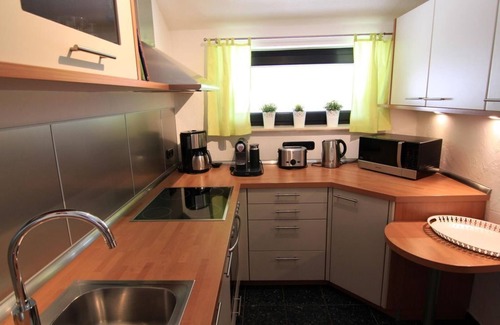 Bad Pyrmont Apartment | Holiday apartment Kuck Reinhard-Götte-Weg - Apartment, bathroom, toilet (bookable)