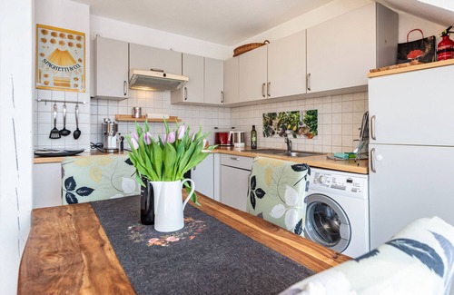Loerrach Apartment | Holiday Apartment "Laboehme" with Balcony & Wi-Fi