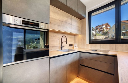 Merano Apartment | Holiday Apartment 'Levita Living Wolke' with Mountain View and Private Terrace