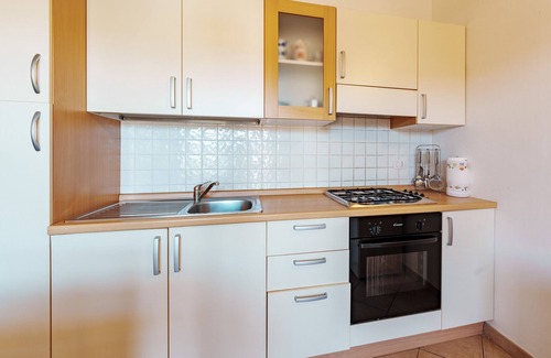 Murta Maria Apartment | Holiday Apartment "Pistacchio" with Shared Pool, Private Terrace & A/C