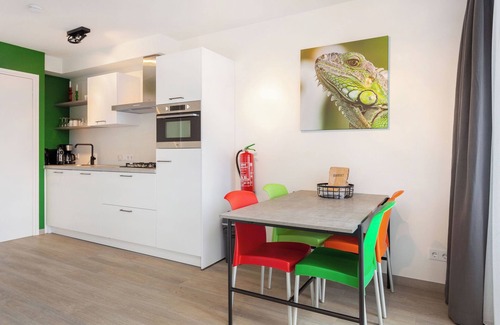 Offingawier Apartment | Holiday apartment - Paviljoenwei 12 | Offingawier