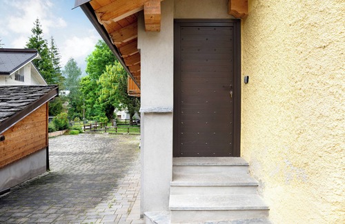 Acceglio Apartment | Holiday Apartment "Residence Chalet Provenzale" with Mountain View
