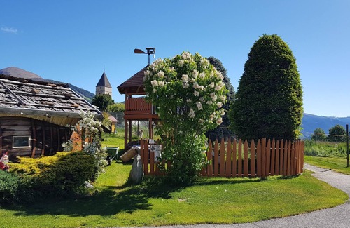 Maranza Apartment | Holiday Apartment "Residence Condor Gitschberg" with Mountain View, Sauna & Garden