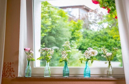 Ueberlingen Apartment | Holiday Apartment “Rosenrot” on Lake Constance with Wi-Fi & Terrace