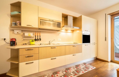 Merano Apartment | Holiday Apartment "Sweet Dreams" with Mountain View, Balconies & Wi-Fi