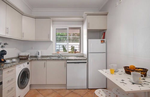 Santa Luzia Apartment | Holiday Apartment "T3 Santa Luzia - G" with Shared Pool, 2 Balconies and Wi-Fi