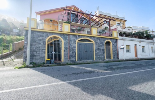Capo Peloro Apartment | Holiday Apartment "Tyrrhenian Sea" with Sea View, Terrace & Wi-Fi