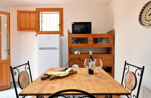 Torre di Bari Apartment | Holiday Apartment Ulivi in Villa Belvedere close to the Beach