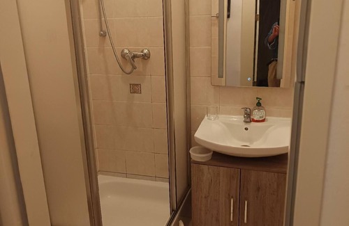 Hundsturm Apartment | Holiday apartment Vienna for 1 - 3 persons with 2 bedrooms - Holiday apartment in one or multi-famil