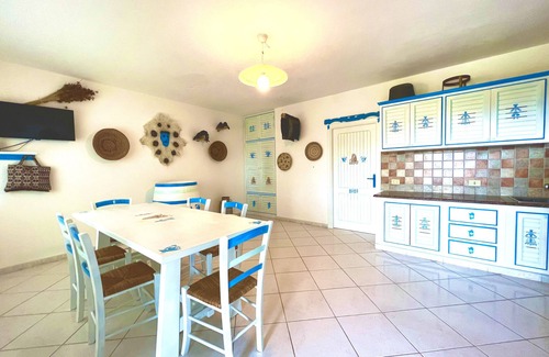 Sas Linnas Siccas Apartment | Holiday Apartment ‘Villa Mula 3’ with Sea View, Wi-Fi, Terrace & Shared Pool; Parking Available