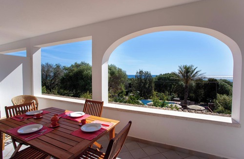 Sas Linnas Siccas Apartment | Holiday Apartment ‘Villa Mula 3’ with Sea View, Wi-Fi, Terrace & Shared Pool; Parking Available