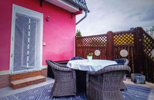 Neupetershain Nord House | Holiday apartment with dog