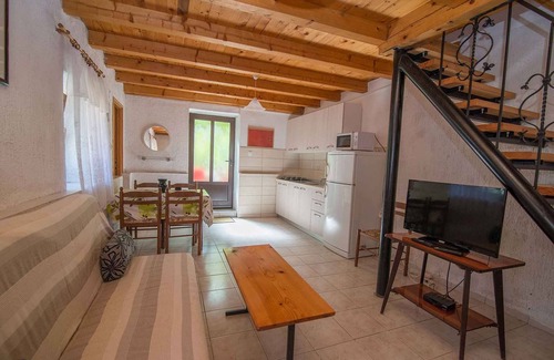 Veli Losinj Apartment | Holiday apartment with terrace and air conditioning