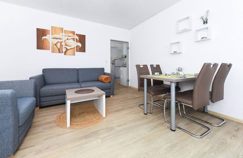 Esens Apartment | Holiday apartment Wellenreiter - Haus Nordseesterne