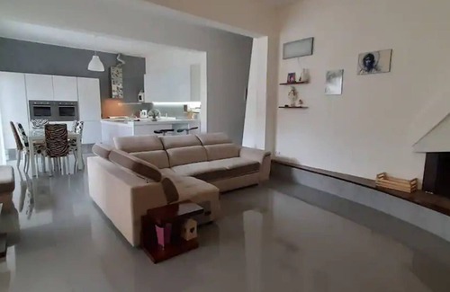 Veglie Apartment | Holiday Apartment "White House" with Private Terrace and A/C