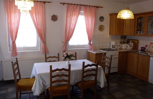 Badacsony Apartment | Holiday apartment with pool, air conditioning and 2 bathrooms