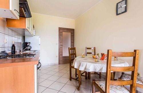 Vrbnik Apartment | Holiday apartment with a/c