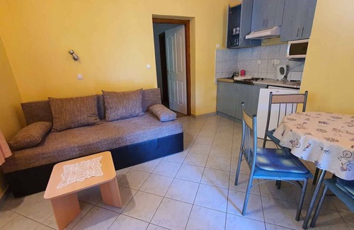 Siofok Aranypart Apartment | Holiday apartment with air conditioning and garden pavilion