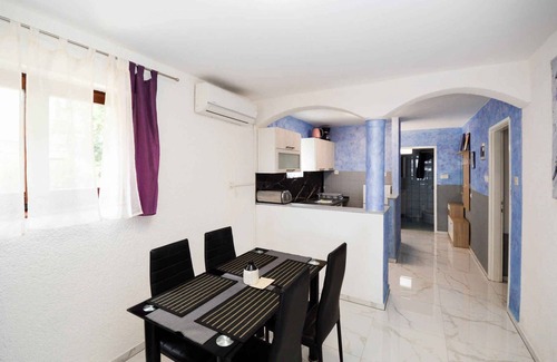 Pula Apartment | Holiday apartment with air conditioning and near the sea