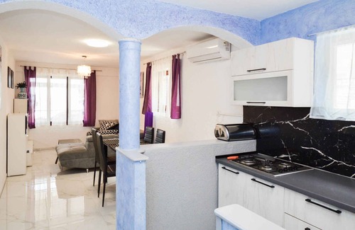 Pula Apartment | Holiday apartment with air conditioning and near the sea