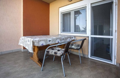 Rovinj Apartment | Holiday apartment with balcony and air conditioning