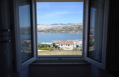 Pag Apartment | Holiday apartment with balcony and sea view