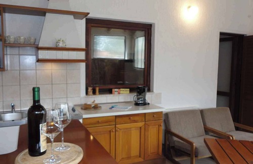 Krk Apartment | Holiday apartment with barbecue, garden, air conditioning and WiFi