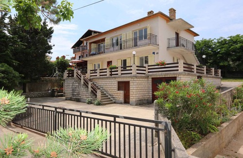 Cizici Apartment | Holiday apartment with air conditioning and internet