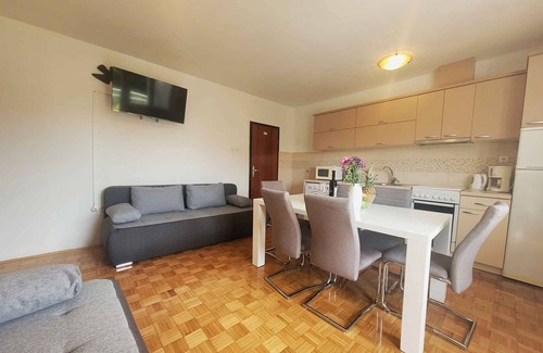 Municipality of Omisalj Apartment | Holiday apartment with balcony