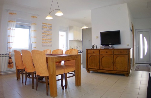 Vinkuran Apartment | Holiday apartment with 3 bedrooms and private pool
