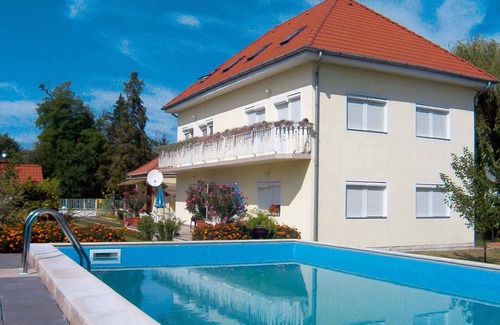 Zamardi Apartment | Holiday apartment with Pool and Internet