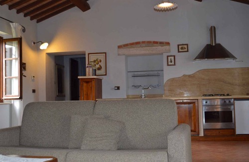 Asciano Apartment | Holiday apartment with pool and WIFI