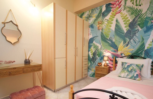 Razata Apartment | Holiday apartment with private BBQ & big garden - "Rafaela" -10min from Argosto