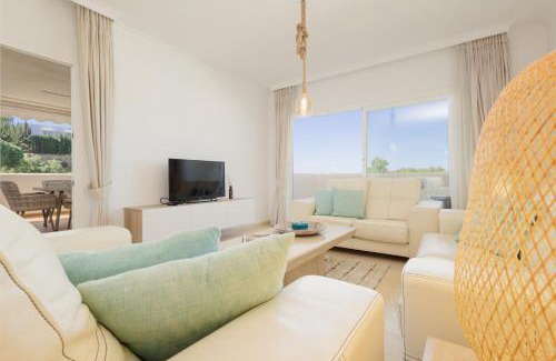 Elviria Apartment | Holiday apartment with private terrace, just 10 minutes by car from Elviria Beach, Marbella