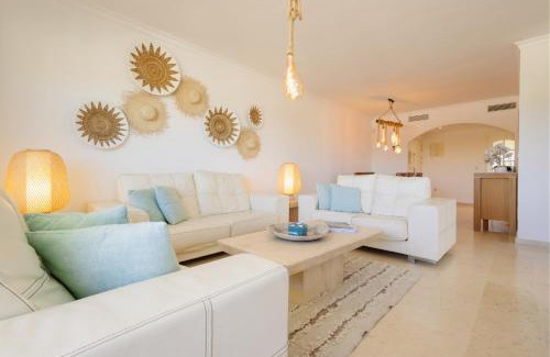 Elviria Apartment | Holiday apartment with private terrace, just 10 minutes by car from Elviria Beach, Marbella