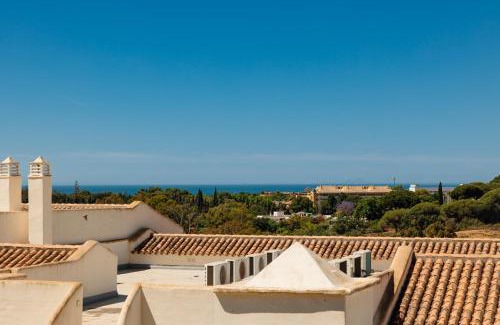 Elviria Apartment | Holiday apartment with private terrace, just 10 minutes by car from Elviria Beach, Marbella
