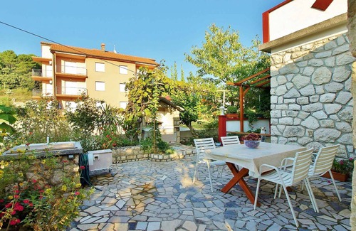 Rab Apartment | Holiday apartment with sea views