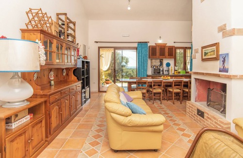 Onifai Apartment | Holiday Apartment with Spacious Outside Area; Parking Available
