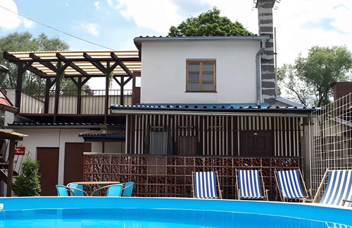 Odolov Apartment | Holiday apartment with terrace, pool and table tennis
