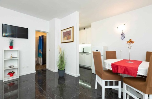 Baska Apartment | Holiday apartment with terrace and wireless
