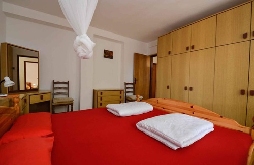 Pjescana Uvala Apartment | Holiday apartment with terrace and Internet