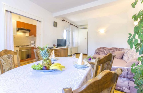 Rovinj Apartment | Holiday apartment with view of the town