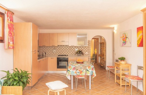 Luddui Apartment | Holiday Apartment with Wi-Fi, Garden & Terrace