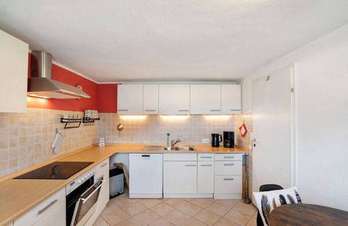 Munchen District Apartment | Holiday Apartment 'Zum Hirschen' with Private Terrace and Wi-Fi