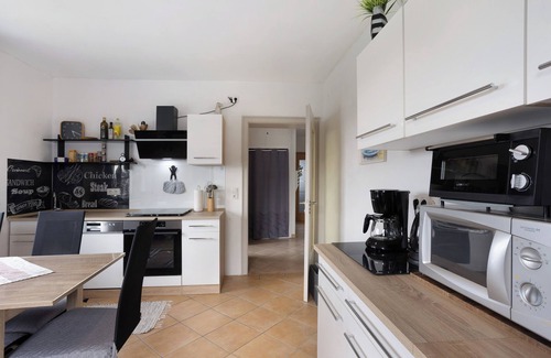 Meschede Apartment | Holiday Apartment 'Zum Hasen' with Mountain View, Private Terrace and Wi-Fi